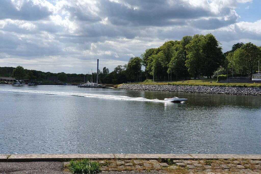 Speedbåd på Odense Havn